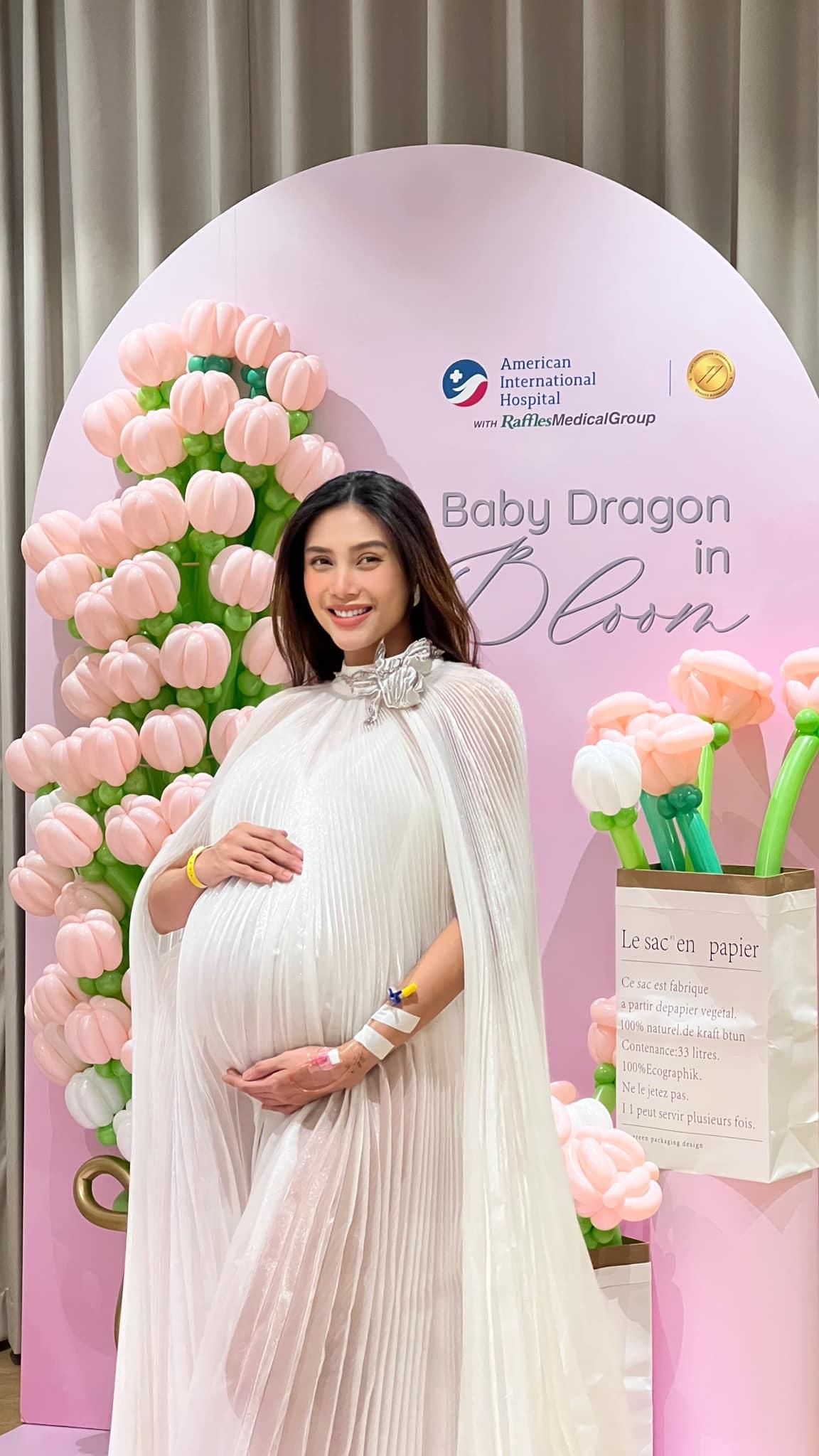 ĐI SINH “SLAY” NHƯ SIÊU MẪU VÕ HOÀNG YẾN