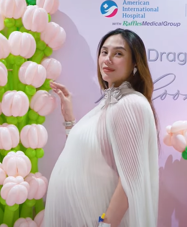 ĐI SINH “SLAY” NHƯ SIÊU MẪU VÕ HOÀNG YẾN